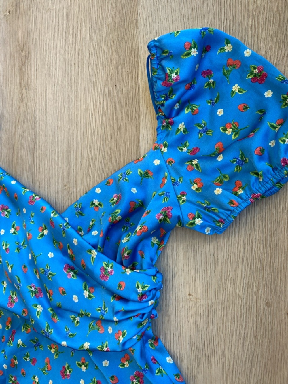 Zara Blue Floral Puff Sleeve Mini Dress Cottagecore Strawberry Print Size M - Picture 3 of 12